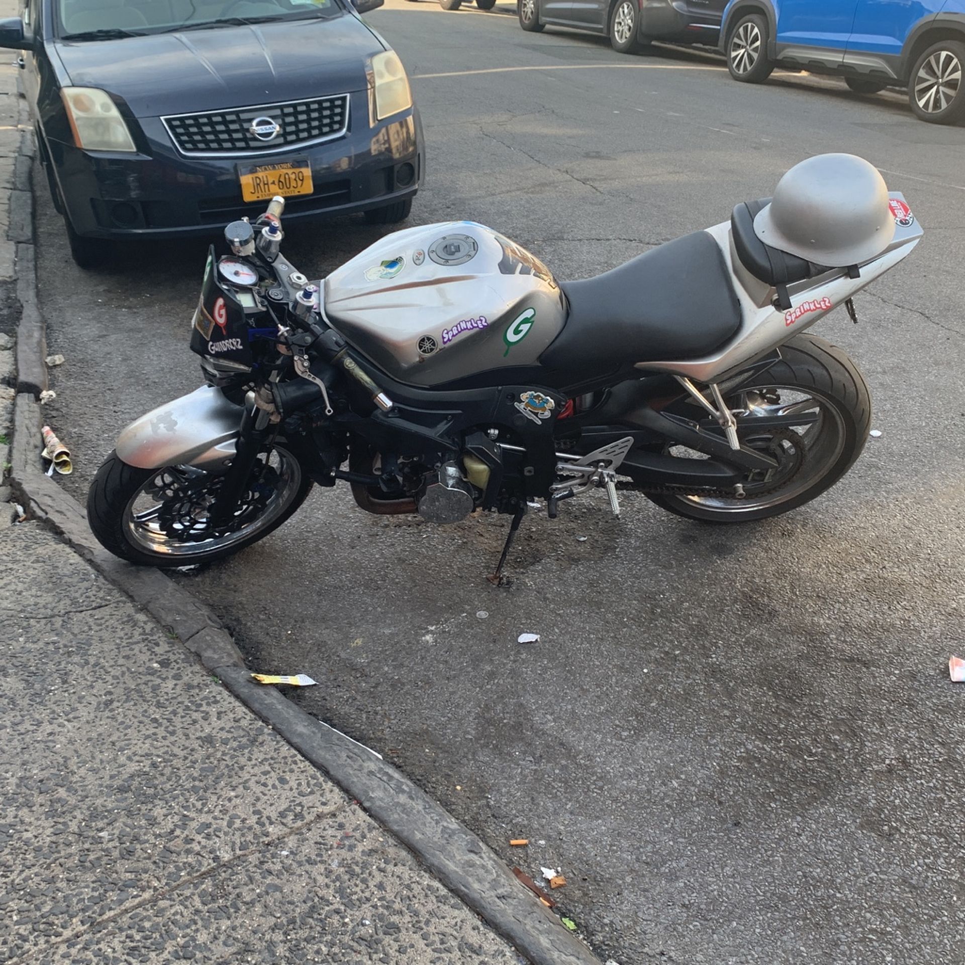 Motorcycle Yamaha R600