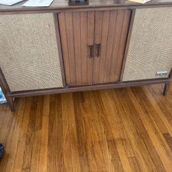 Zenith Console / WORKING Turntable & Radio