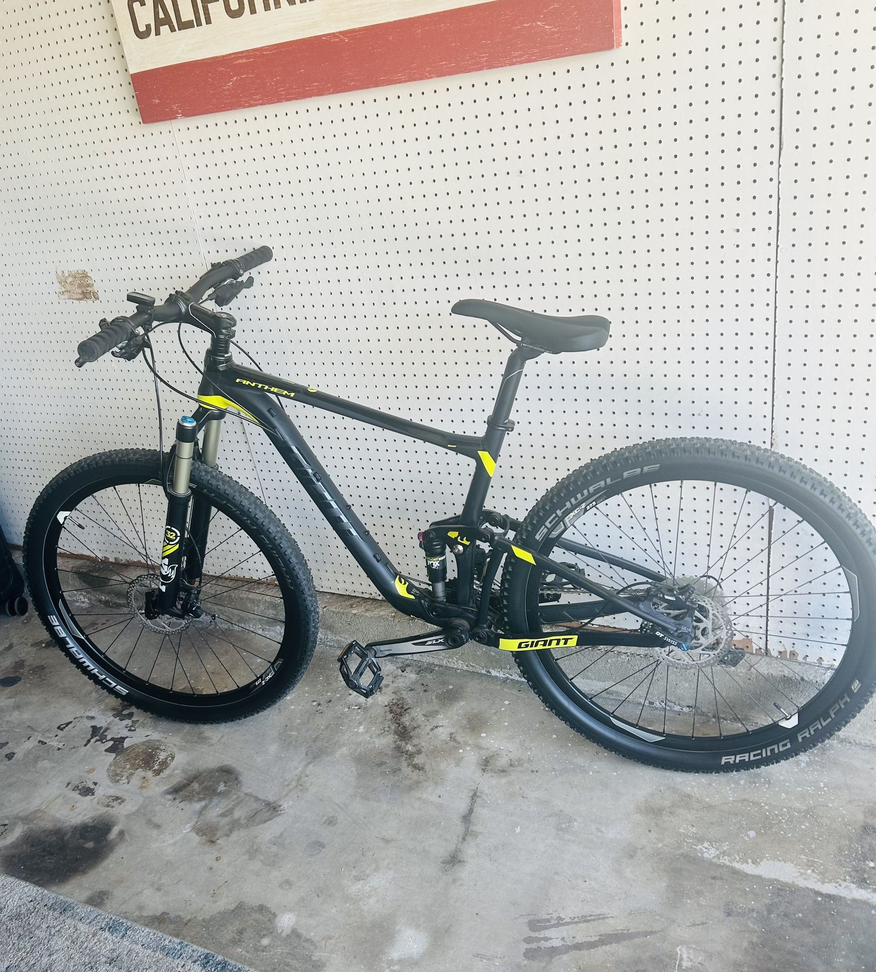 Giant Anthem 27.5 Mountain Bike
