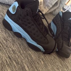 Jordan 13 Retro "Black and University Blue"