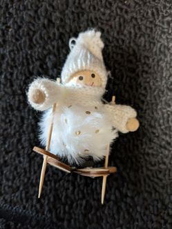 Little Fluffy Skiing Ornament 
