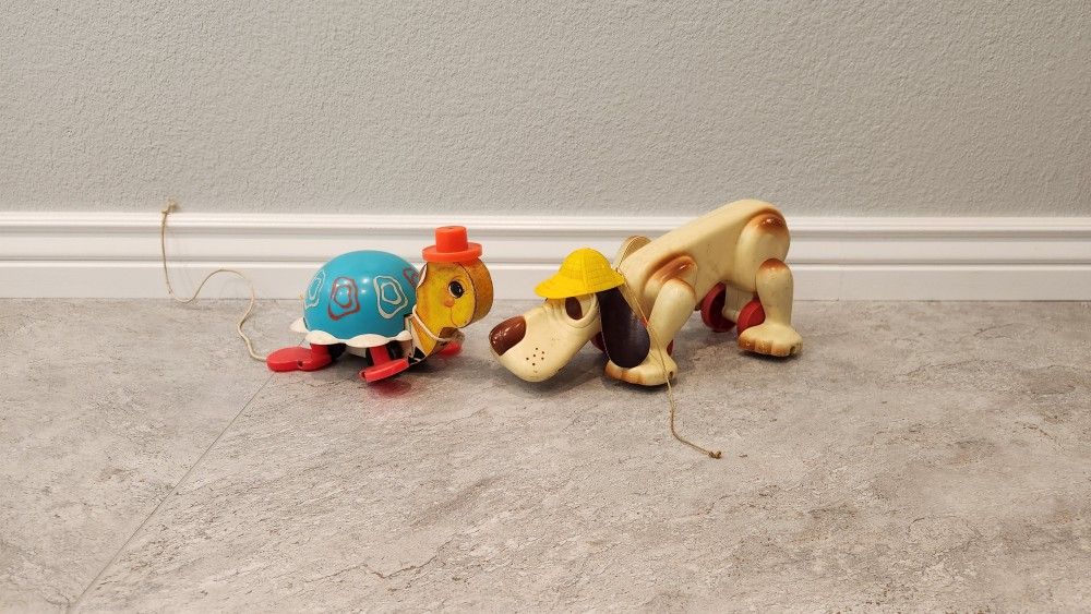 Vintage Pull Toys, Digger The Hound Dog And Tip Toe Turtle