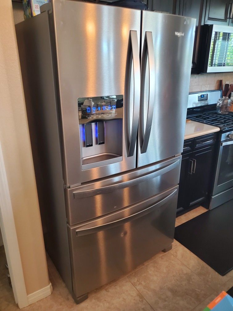 Refrigerator. Whirlpool. Smudge Proof Stainless Steel . $500.00 OBO.