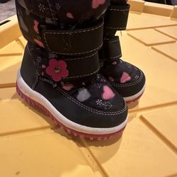 Girls Snow Boots Size 6