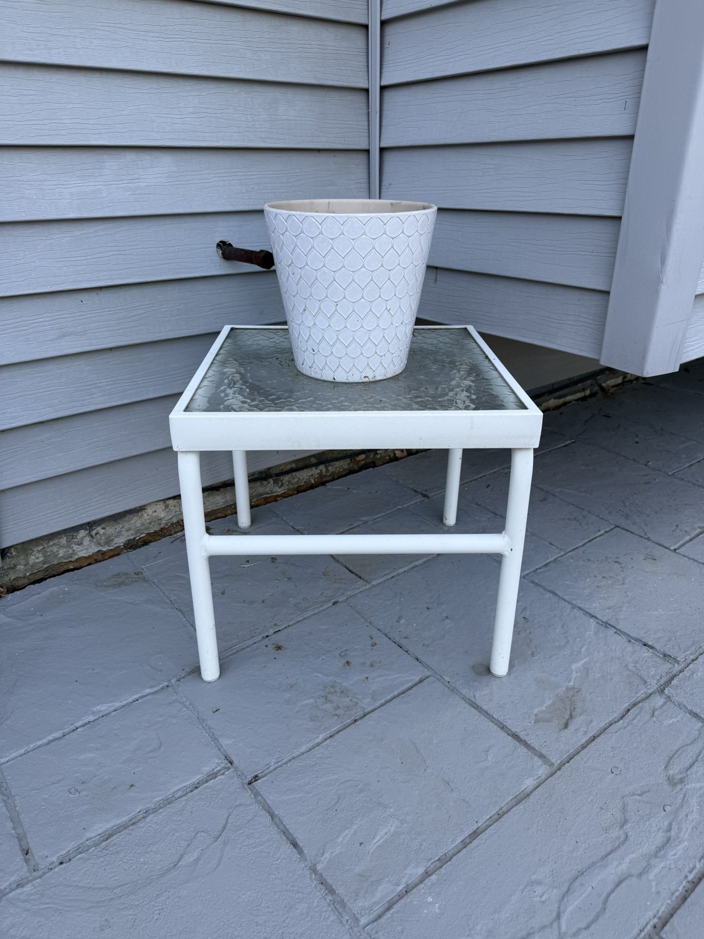 Outdoor Table With Plant Pot 