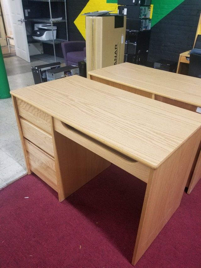 OFFICE/STUDENT DESK WITH 3 DRAWERS AND KEYBOARD DRAWER(HOME9)