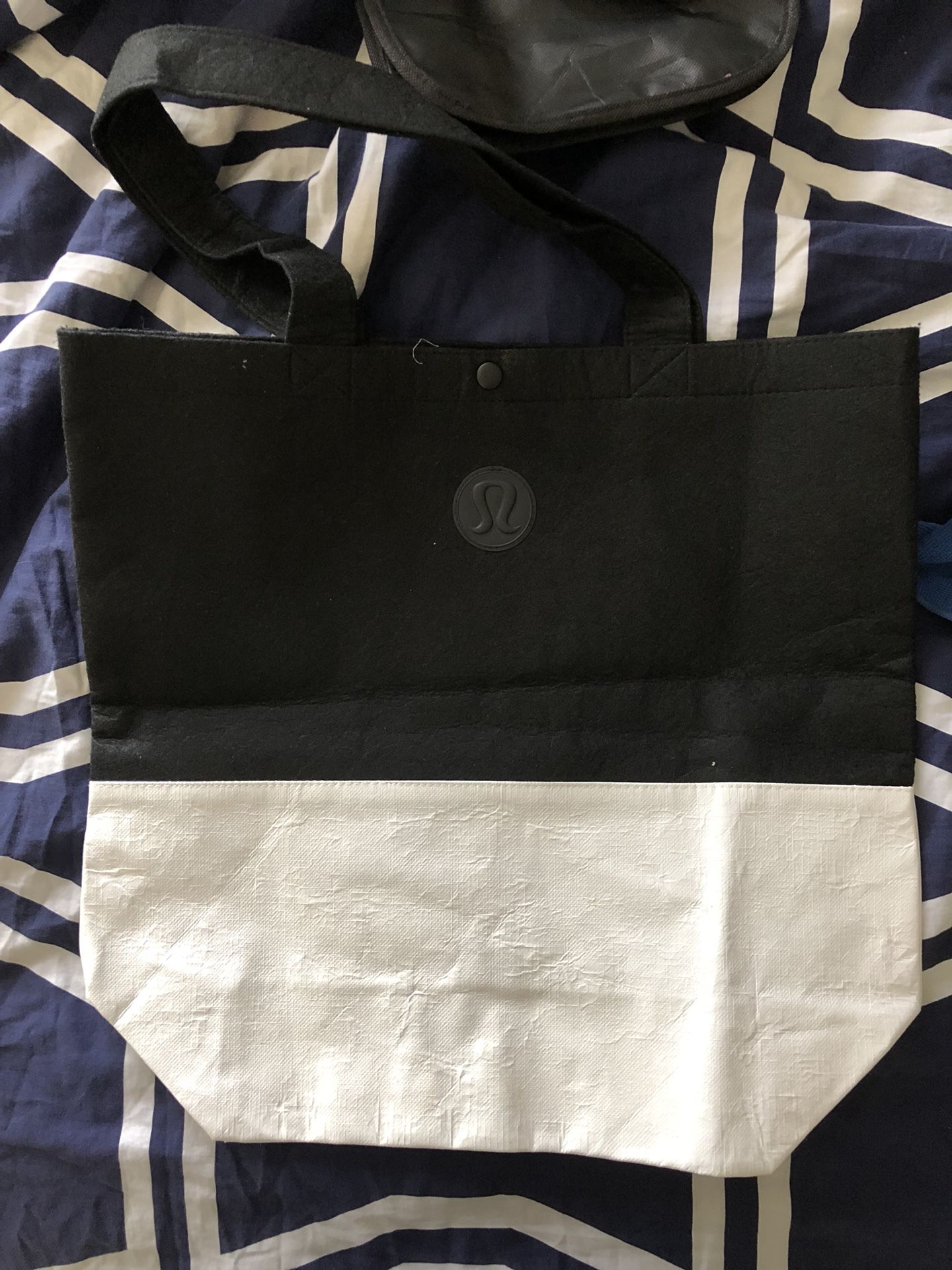 Limited edition Lululemon match point tennis bag for Sale in San Diego, CA  - OfferUp