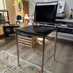 Blacka and Chrome Barstool – Modern Counter/Bar Height 