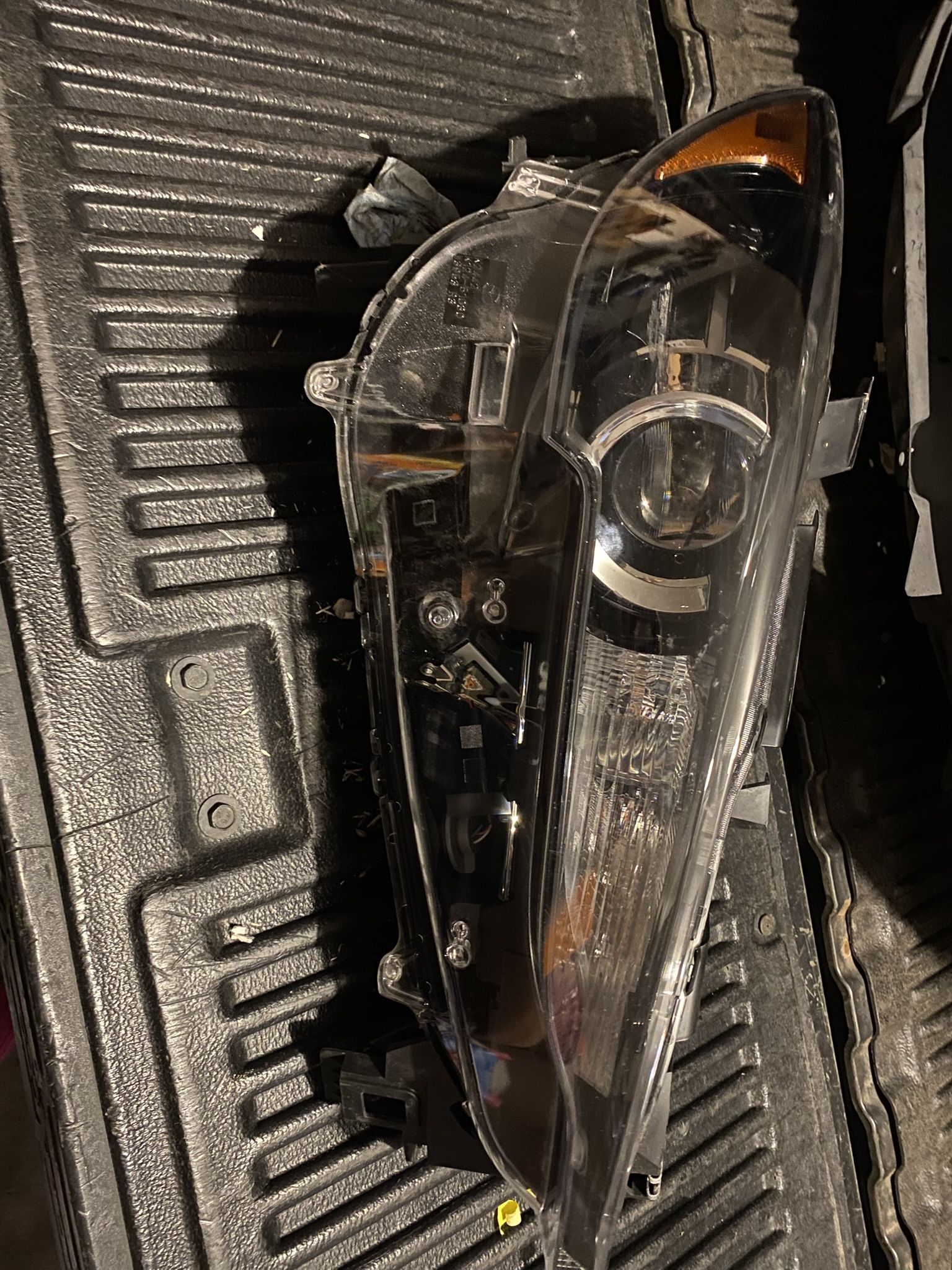 Mazda Passenger Side Headlight Assembly