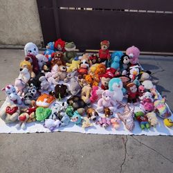 ALL STUFFED ANIMALS / PELUCHES FOR $20