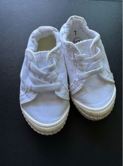 White Wonder Nation Toddler Shoes Size 7 Really Cute! (Memory Foam insole)
