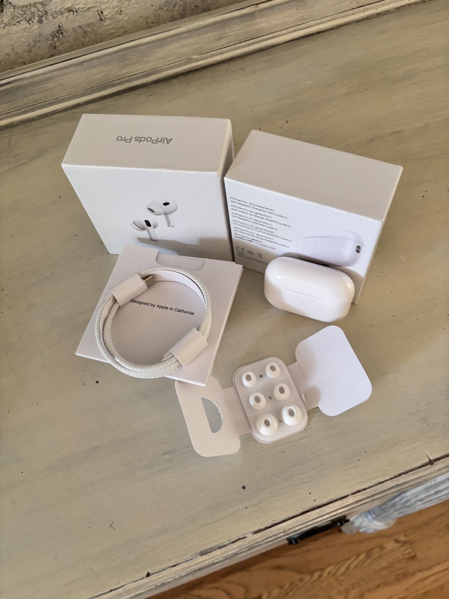 *SEALED* Apple Airpod Pros Come With Box