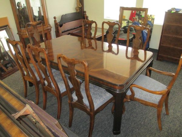 Gorgeous Drexel Heritage Dining Table With Three Leafs And Ten Gorgeous Drexel Heritage Dining Table With Three Leafs And Ten Chairs Delivery Available Furniture In Tacoma Wa Offerup