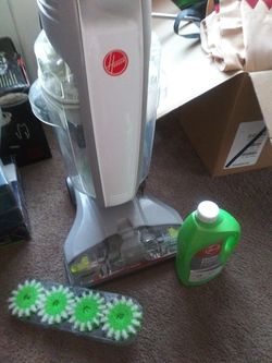 Floor cleaning with extra brush an soap