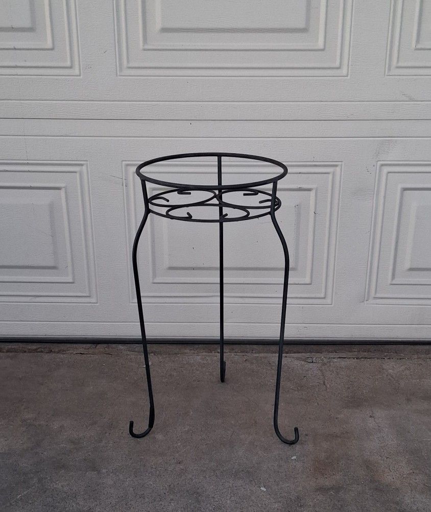 Metal Plant Stand