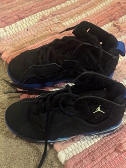 Boys shoes