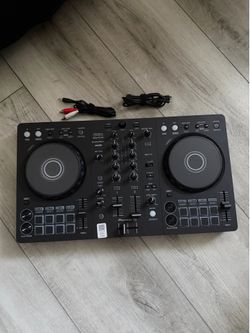 Pioneer DDJ-FLX4 DJ Controller - Open Box Never Used