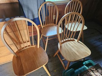 Windsor chair set of 4