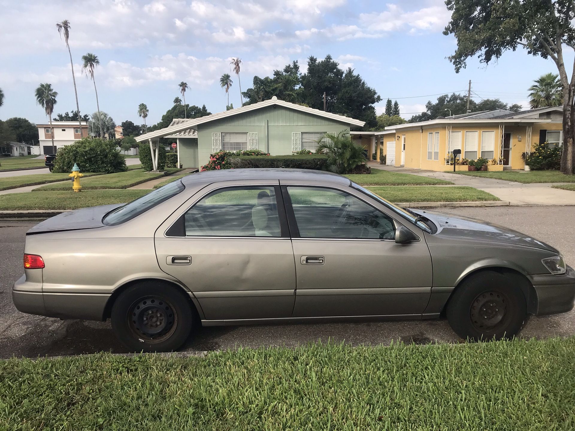 2000 Toyota Camry FOR PARTS