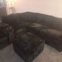 6pcs Sectional Sofa w/cupholders & charging station