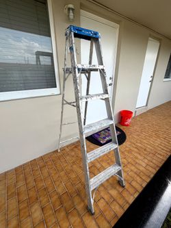 Ladder aluminum 6 ft $40
