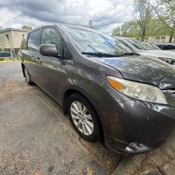 2012 Toyota Sienna