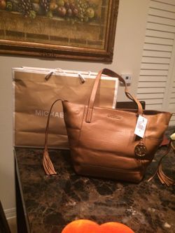 MK Authentic Jet Setter Leather Bag