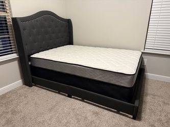 Like new full size bed