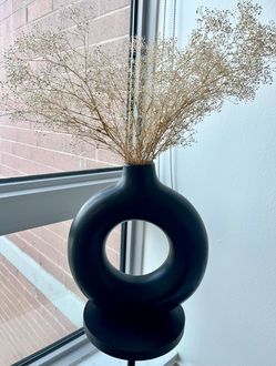 Matte Black Donut Ceramic Vase