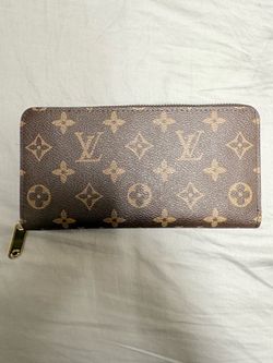Authentic Louis Vuitton Zippy Wallet – Classic Monogram