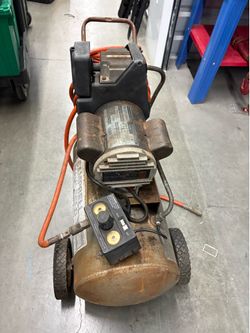 Campbell Hausfield portable air compressor 2hp, 11 gallon