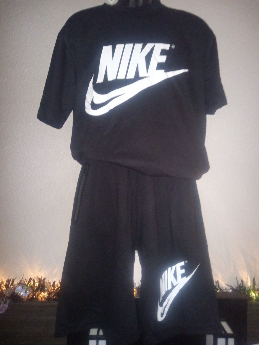 Nike Tech Short Set. Size XL And 3x New. Winter Sale On Summer Attire