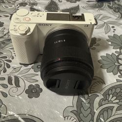 Sony ZV-E10 II Mirrorless Camera + 11mm f/1.8 Lens