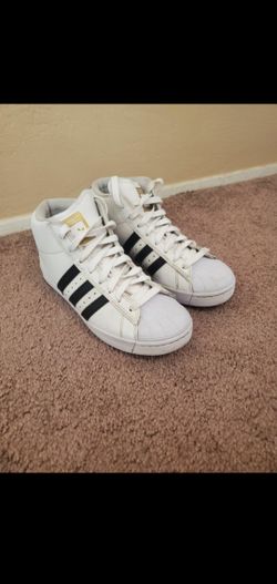 Size 5 1/2 men's Adidas shoes