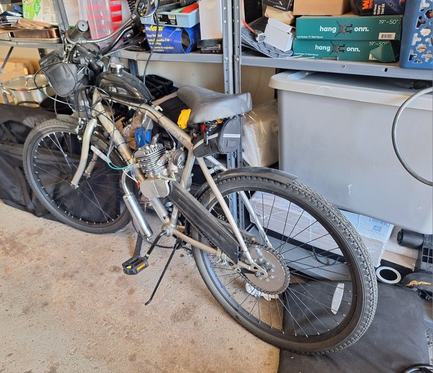 BICYCLE WITH GAS MOTOR SIZE 26