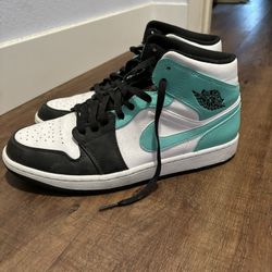  Air Jordan 1 Mid Shoes	 Size M 11