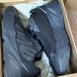 Yeezy 700s