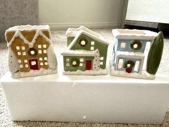 PartyLite Village Square Christmas Village Tealight Trio