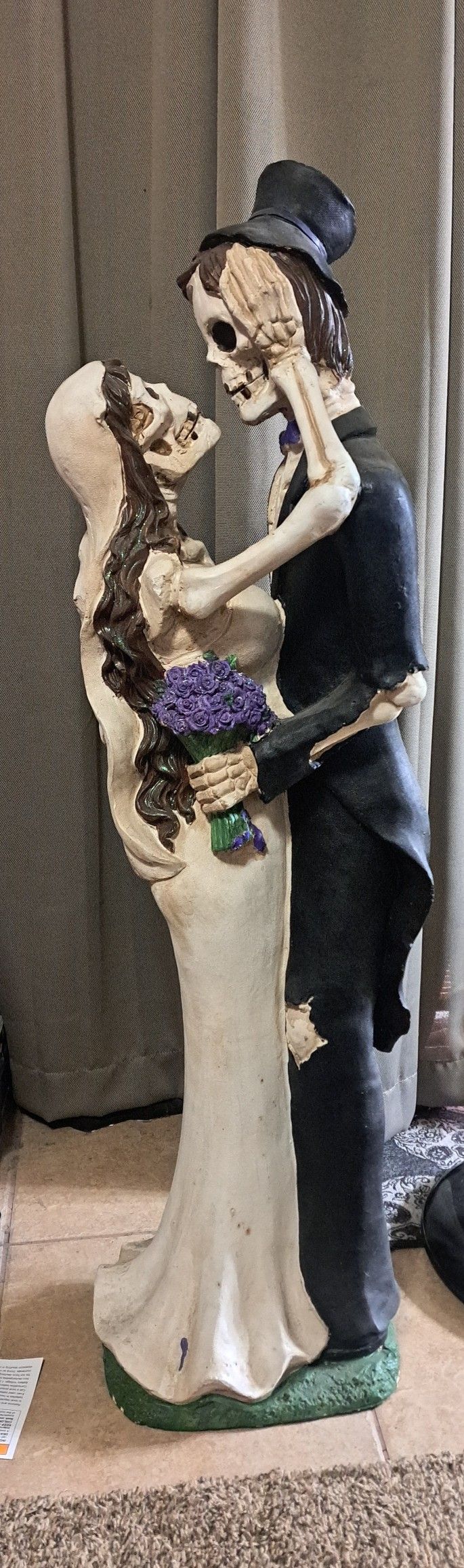 Large Skeleton Statue 