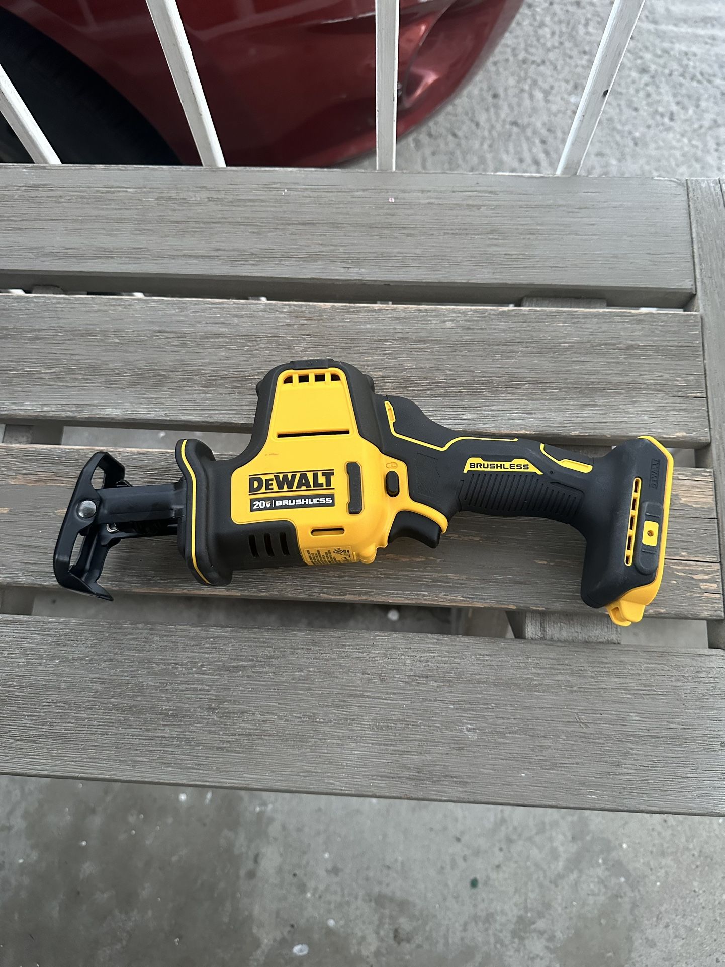 New 20v Dewalt Atomic Brushless Saw Only