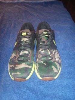 New Balance Black & White Shoes (Women's 8 men's 6.5