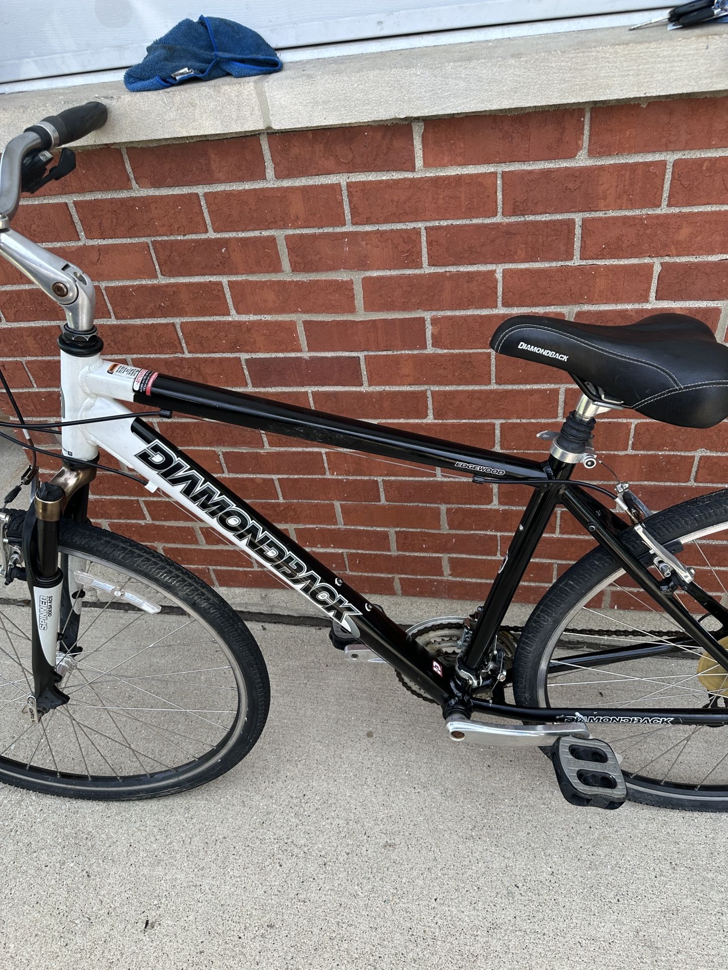 Diamond Back Hybrid Bike