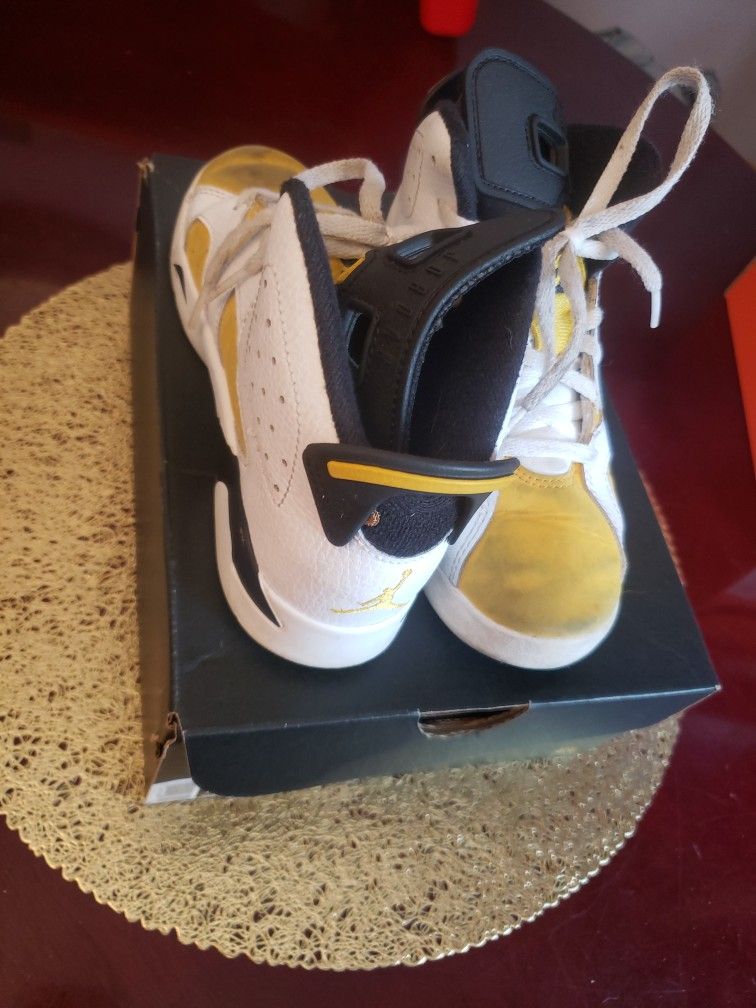 Kids Jordan Retro 6 White Yellow