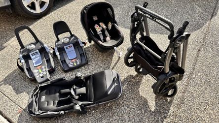 Like New - Stroller +  2 Car Seat Bases + 1 Car Seat (Peg Perego Travel System Onyx)