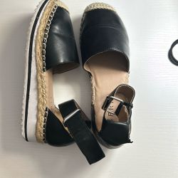 Wedges Black. 