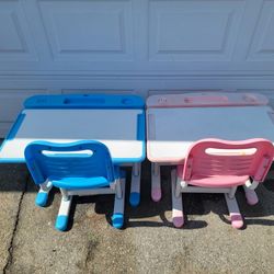 Qaba Kids Desk and Chairs Set