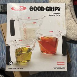 OXO Good Grips 3-Piece Angled Measuring Cup Set, Black