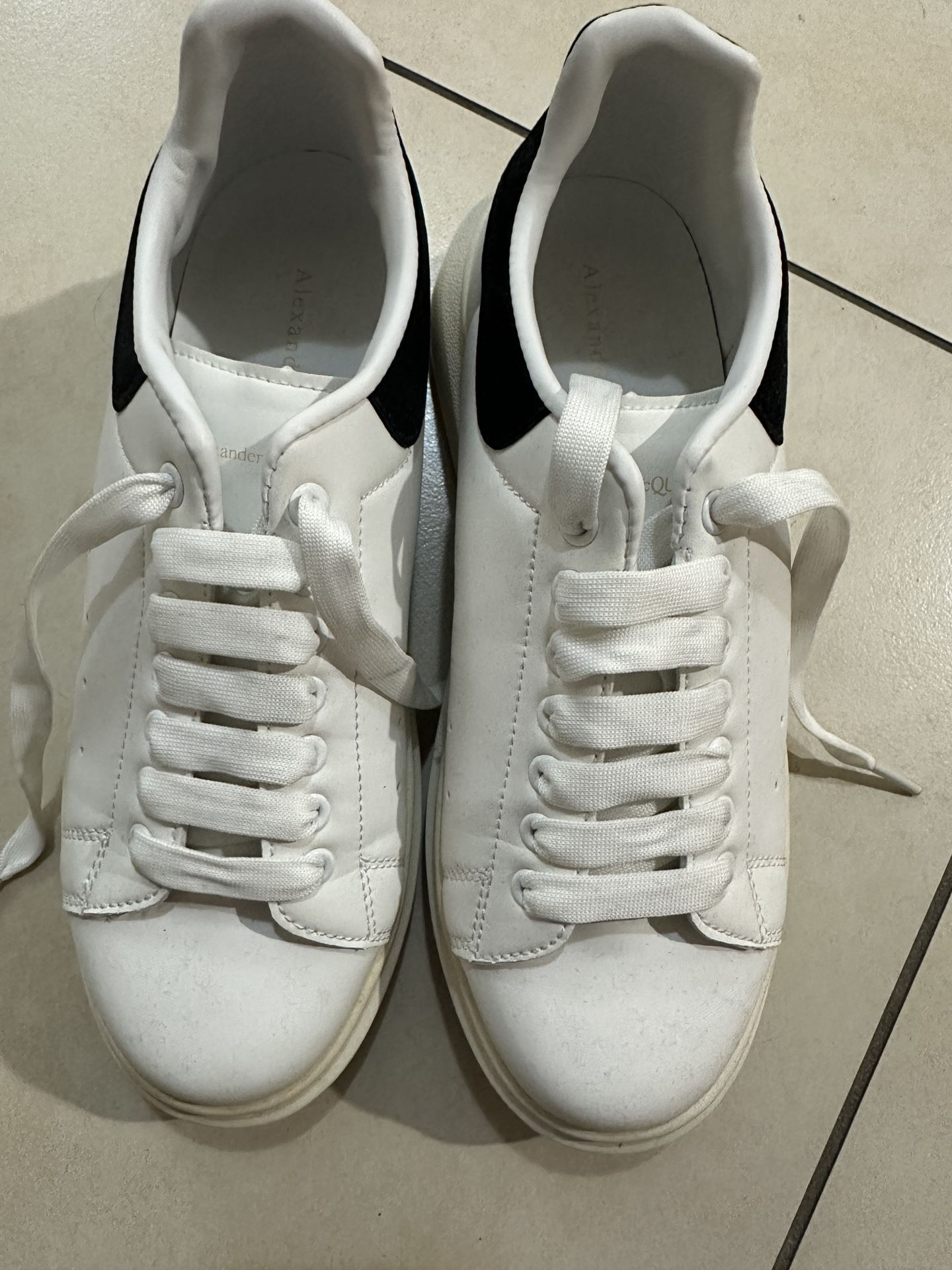 Women’s Sneakers Size 9