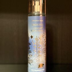 Bath & Bodywork’s Toasted Coconut Snowball