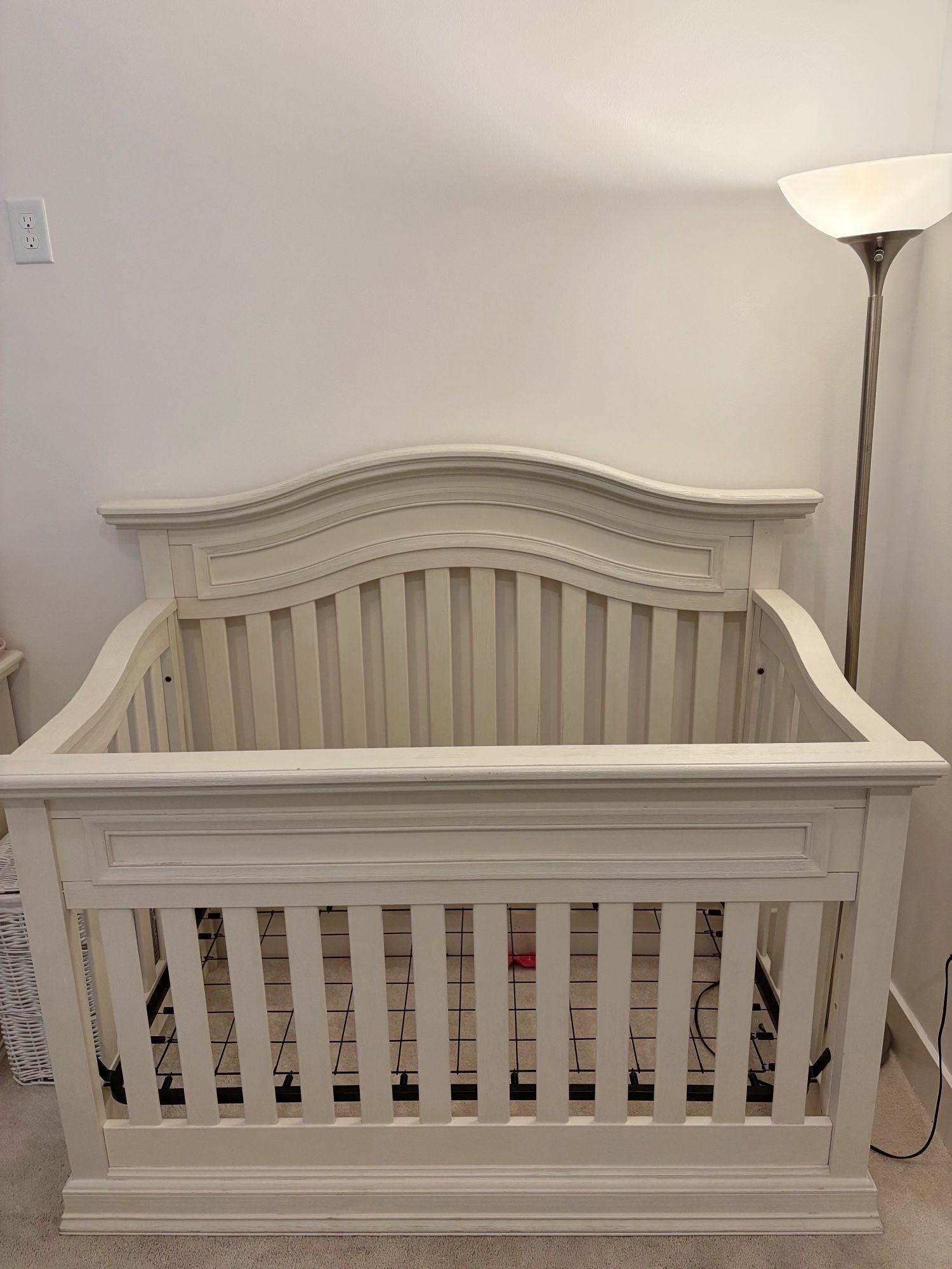Baby crib with Dresser, Changing table & mirror